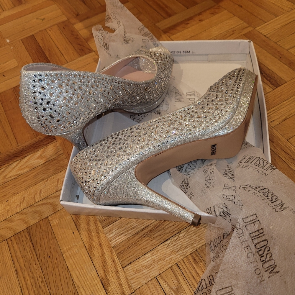 New High heels| size 8  Blossom Collection